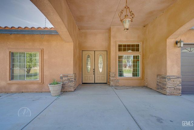 18005 S Union Avenue, Bakersfield, CA 93307