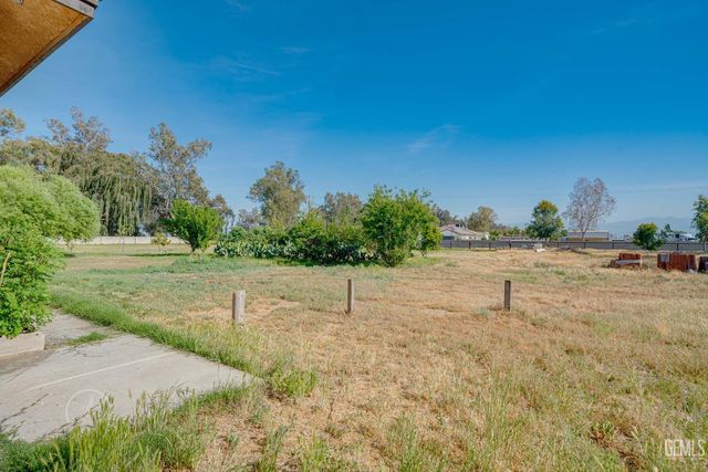 18005 S Union Avenue, Bakersfield, CA 93307