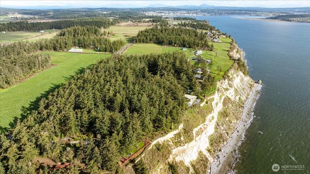 1012 N Scenic Heights Road, Oak Harbor, WA 98277