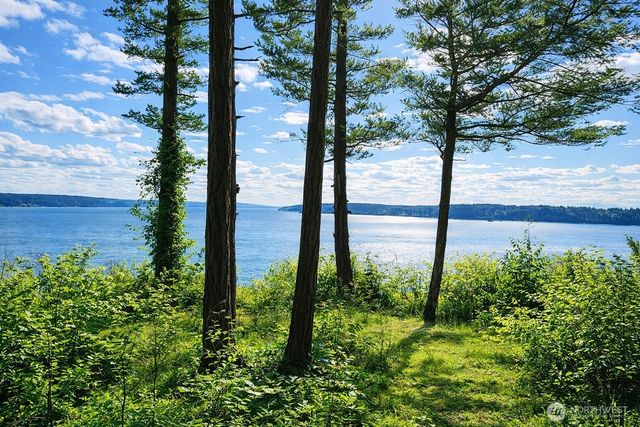 1012 N Scenic Heights Road, Oak Harbor, WA 98277
