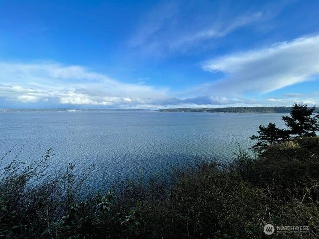 1012 N Scenic Heights Road, Oak Harbor, WA 98277