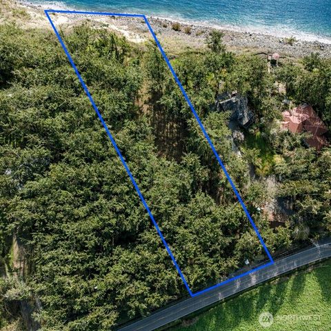 1012 N Scenic Heights Road, Oak Harbor, WA 98277