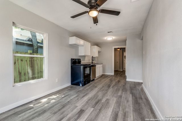 2017 LYONS ST, San Antonio, TX 78207