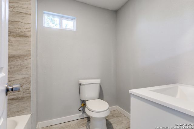 2017 LYONS ST, San Antonio, TX 78207