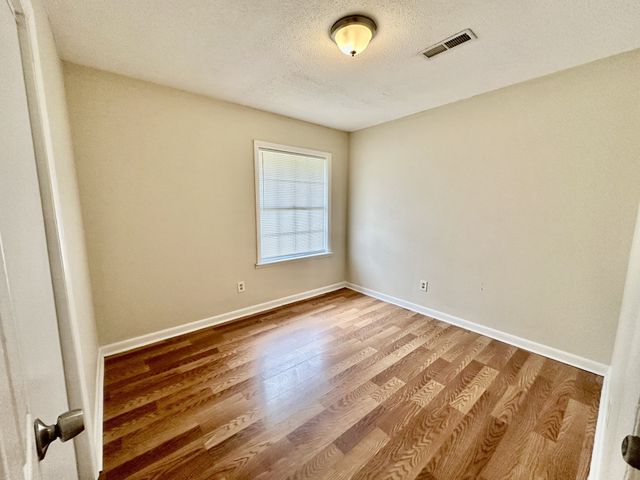 122 E St, Clarksville, TN 37042
