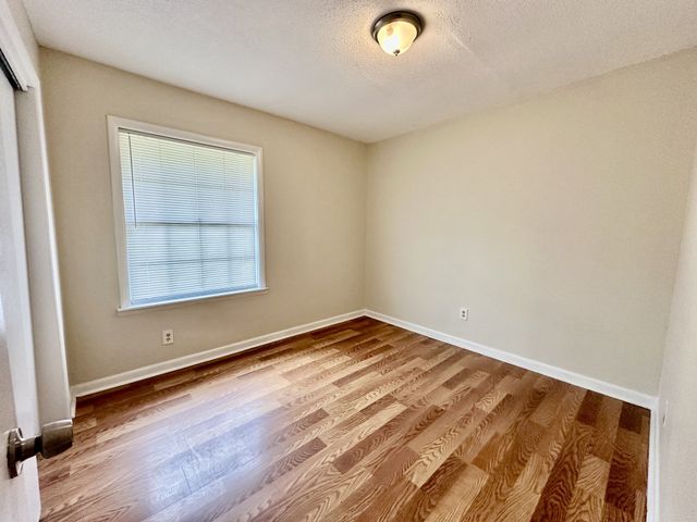 122 E St, Clarksville, TN 37042