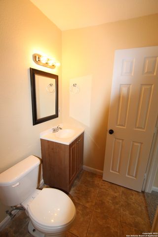 2706 Lakedon, San Antonio, TX 78222