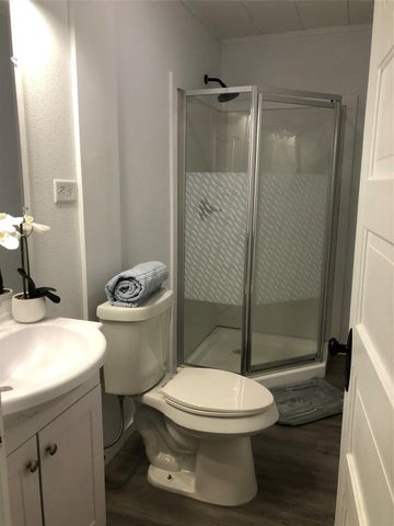 710 Fahrenthold Street, El Campo, TX 77437