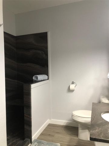 710 Fahrenthold Street, El Campo, TX 77437