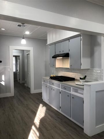 710 Fahrenthold Street, El Campo, TX 77437