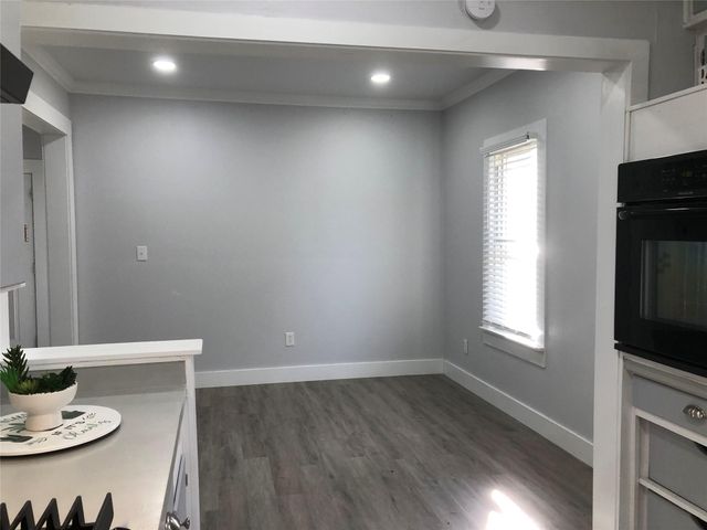 710 Fahrenthold Street, El Campo, TX 77437