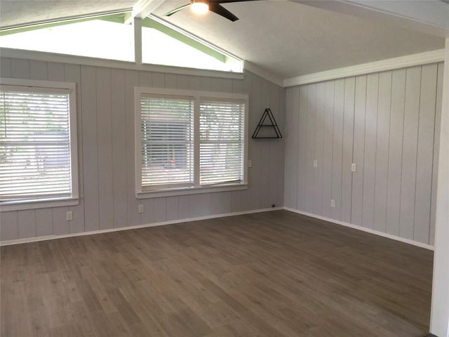 710 Fahrenthold Street, El Campo, TX 77437