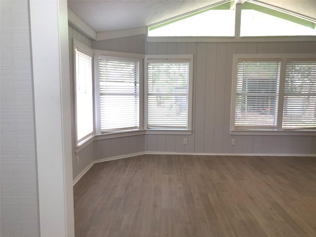 710 Fahrenthold Street, El Campo, TX 77437