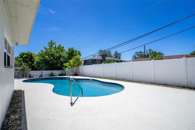 3538 SHADY BLUFF DRIVE, Largo, FL 33770