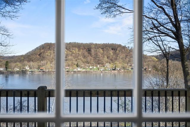 148 1st St, Georgetown, PA 15043