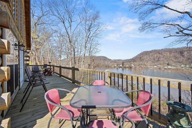 148 1st St, Georgetown, PA 15043