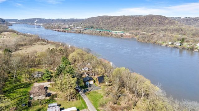 148 1st St, Georgetown, PA 15043