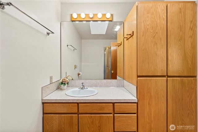 8825 Old Highway 99 SE, Tumwater, WA 98501