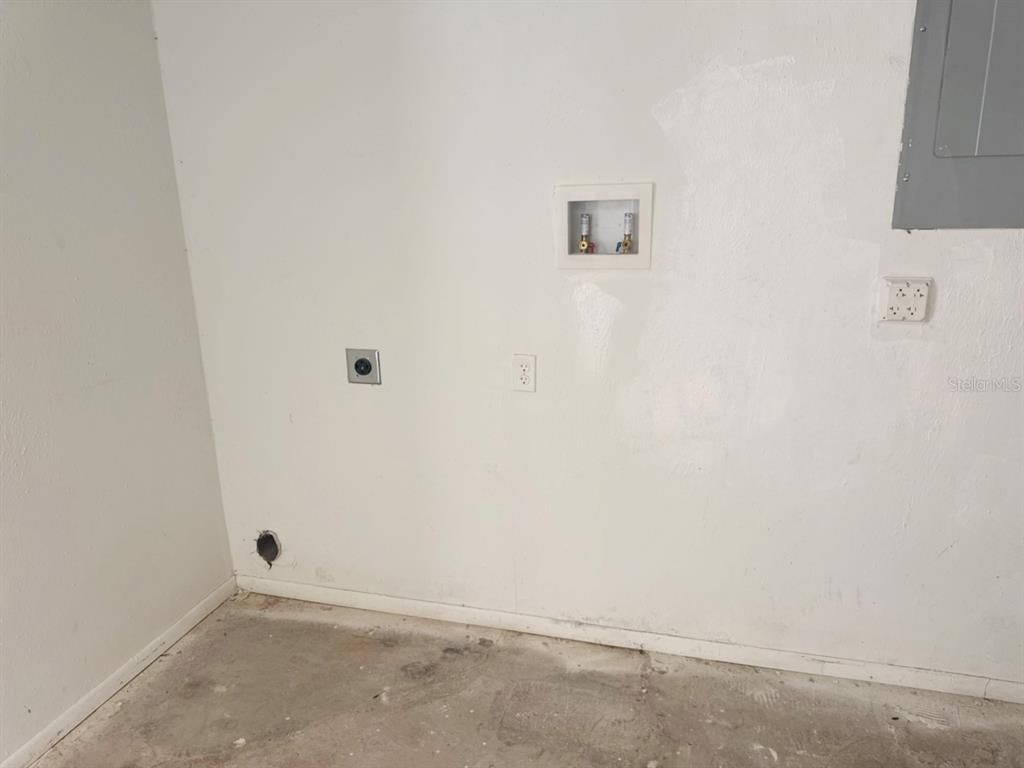Image 20 of property listing at 6427 2ND AVENUE S, St Petersburg, FL 33707