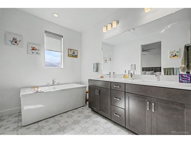 10558 Eby Cir, Lone Tree, CO 80124