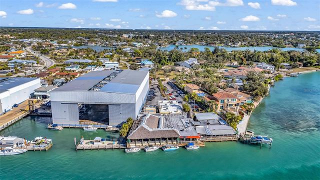 312 BAYSHORE ROAD, Nokomis, FL 34275