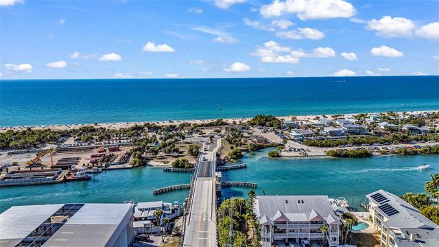 312 BAYSHORE ROAD, Nokomis, FL 34275