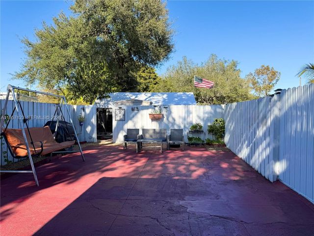 1120 N 61st Ave, Hollywood, FL 33024