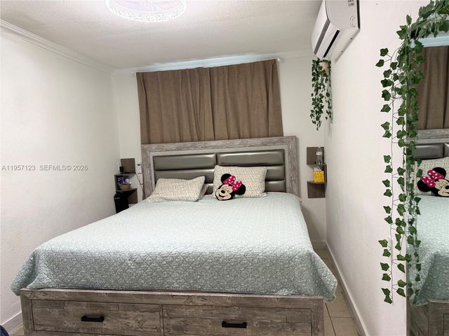 1120 N 61st Ave, Hollywood, FL 33024