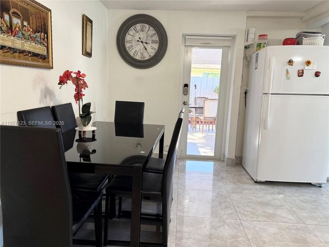 1120 N 61st Ave, Hollywood, FL 33024