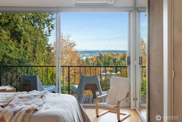 6620 57th Avenue NE, Seattle, WA 98115