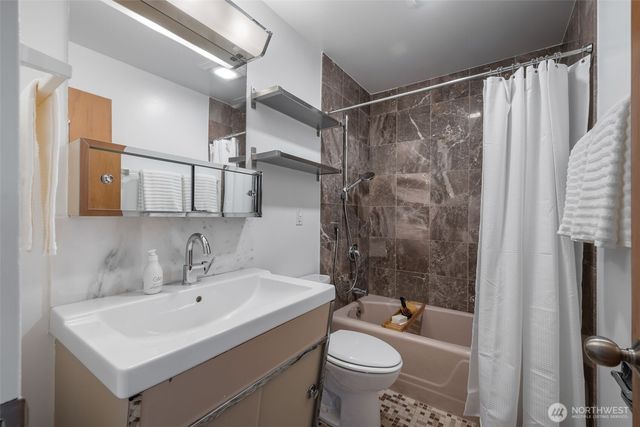 6620 57th Avenue NE, Seattle, WA 98115