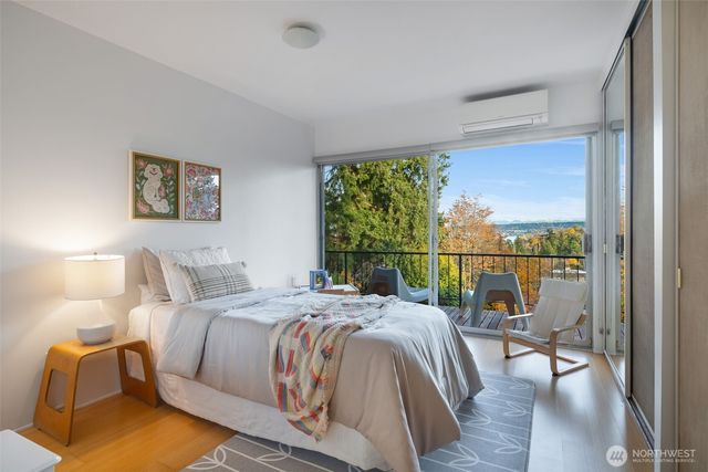 6620 57th Avenue NE, Seattle, WA 98115