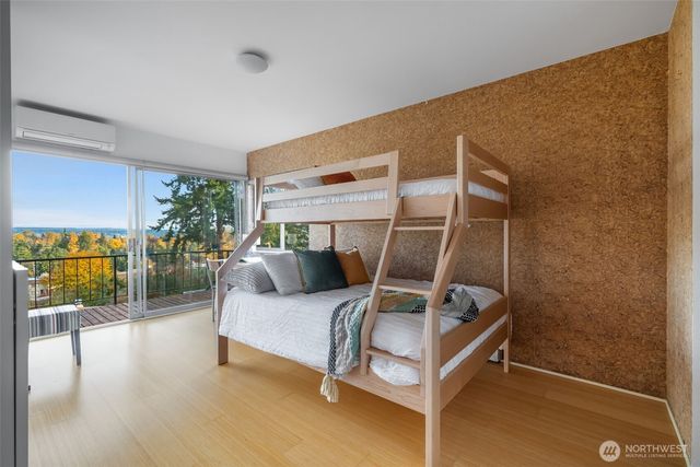 6620 57th Avenue NE, Seattle, WA 98115