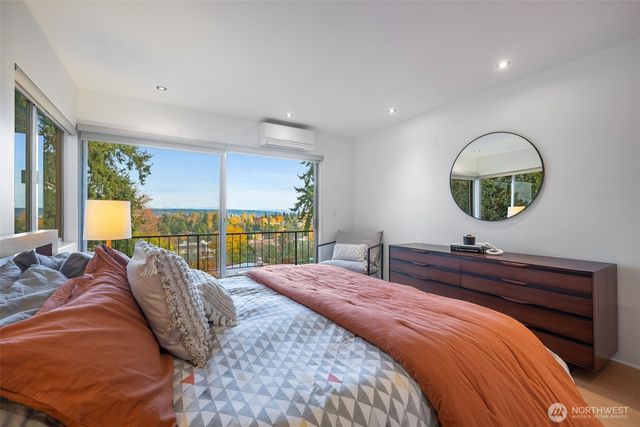 6620 57th Avenue NE, Seattle, WA 98115