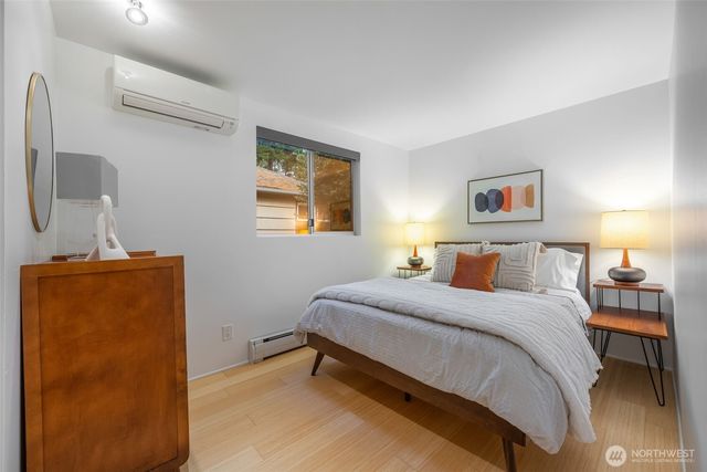 6620 57th Avenue NE, Seattle, WA 98115