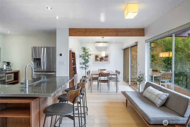 6620 57th Avenue NE, Seattle, WA 98115