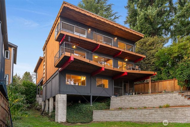 6620 57th Avenue NE, Seattle, WA 98115