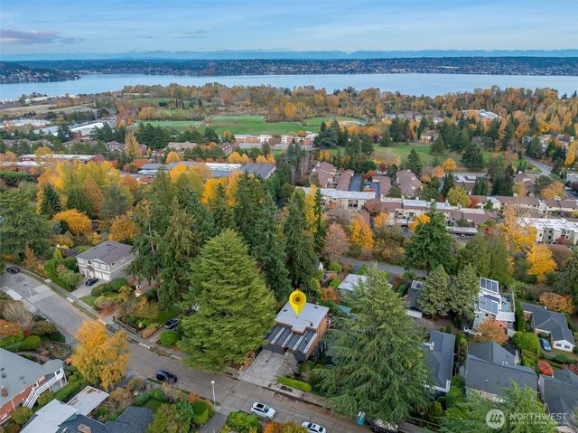 6620 57th Avenue NE, Seattle, WA 98115