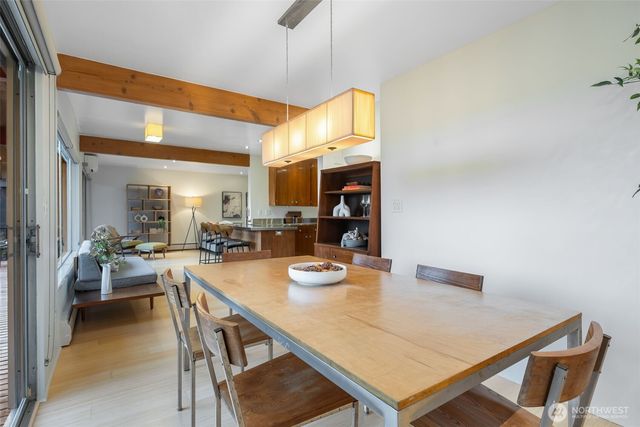 6620 57th Avenue NE, Seattle, WA 98115