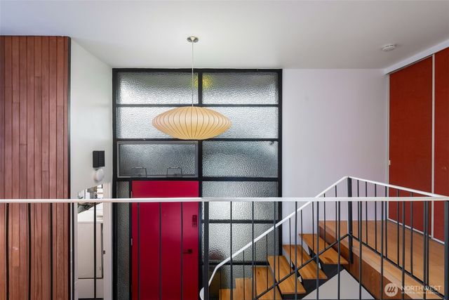 6620 57th Avenue NE, Seattle, WA 98115