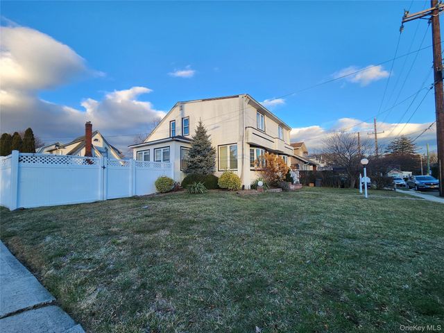 883 McKenna Avenue, Baldwin, NY 11510