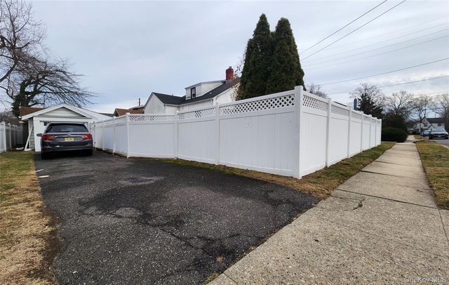 883 McKenna Avenue, Baldwin, NY 11510