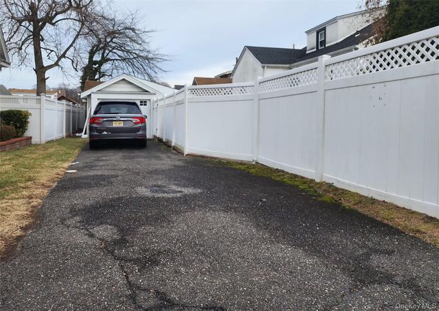 883 McKenna Avenue, Baldwin, NY 11510