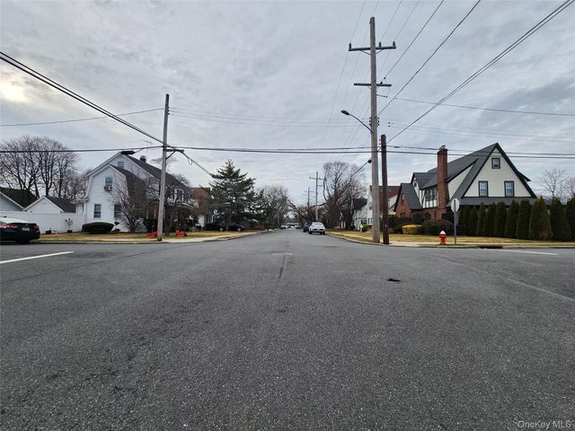 883 McKenna Avenue, Baldwin, NY 11510