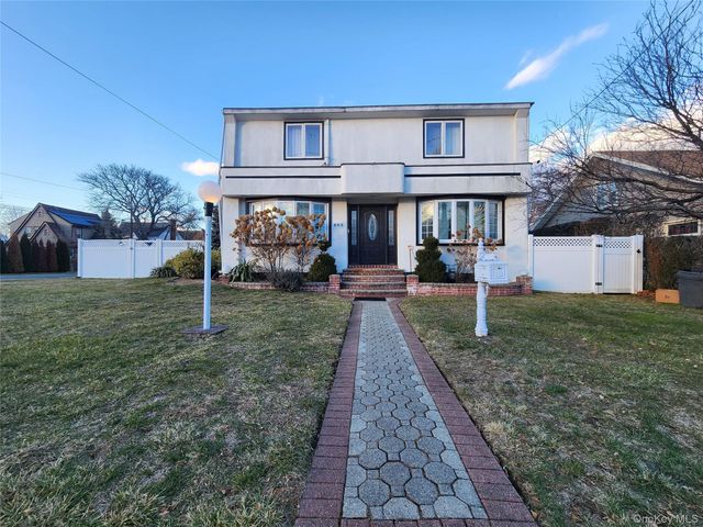 883 McKenna Avenue, Baldwin, NY 11510
