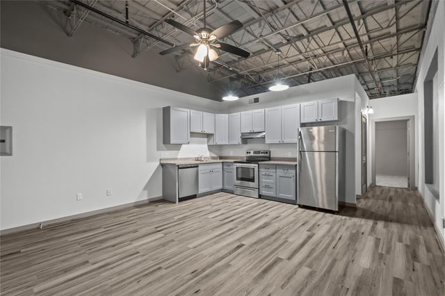 612 W Texas Avenue 228, Baytown, TX 77520