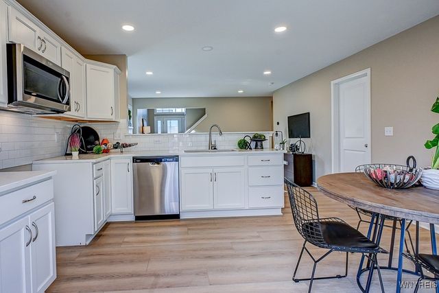 16 White Orchid Way, Lancaster, NY 14086