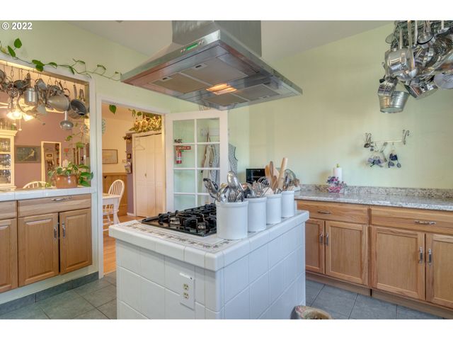 38376 HOOD St, Sandy, OR 97055