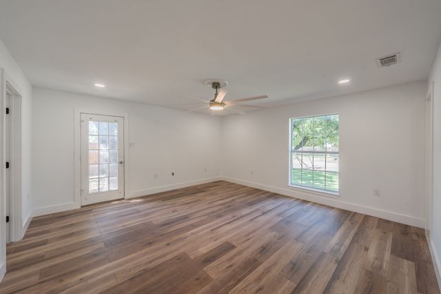 2815 Perkins Road, Arlington, TX 76016