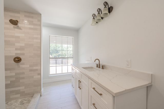 2815 Perkins Road, Arlington, TX 76016